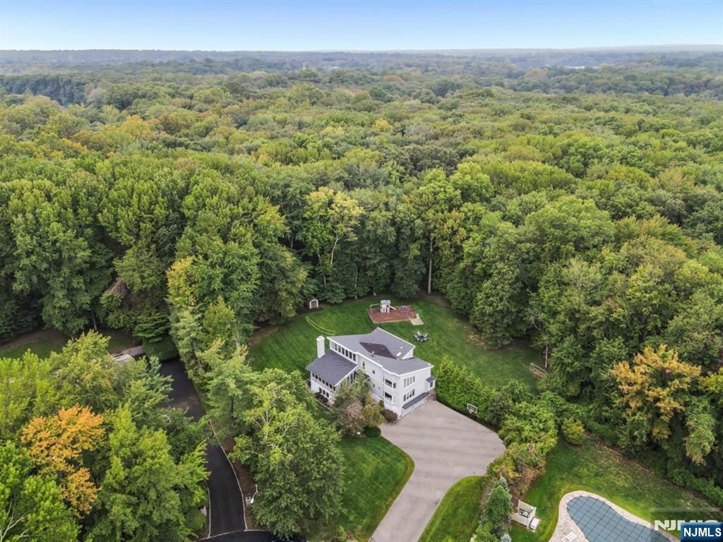 Photo of 305 Westwind Court, Norwood, NJ 07648 (MLS # 26007970)