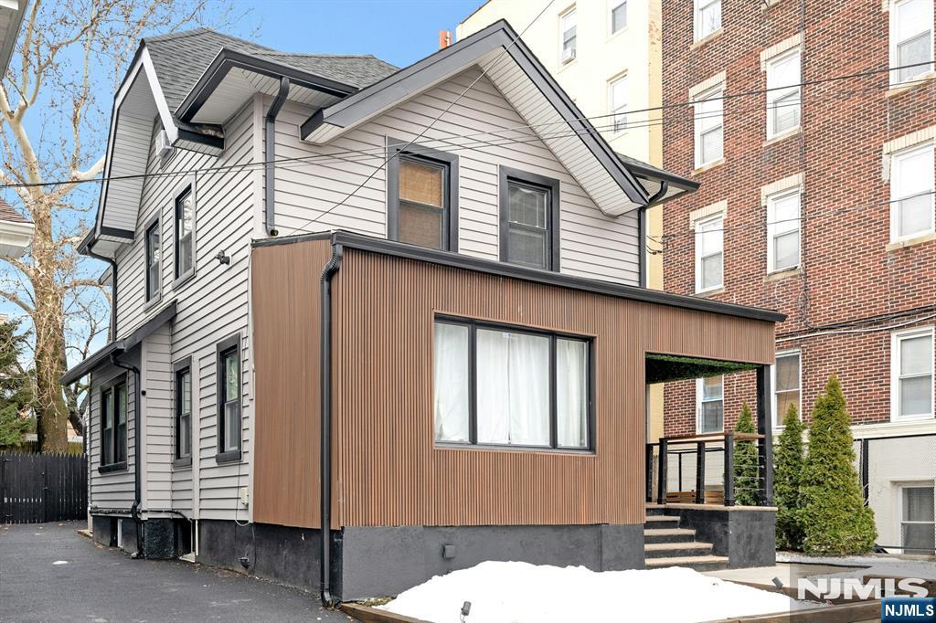 31 72nd Street