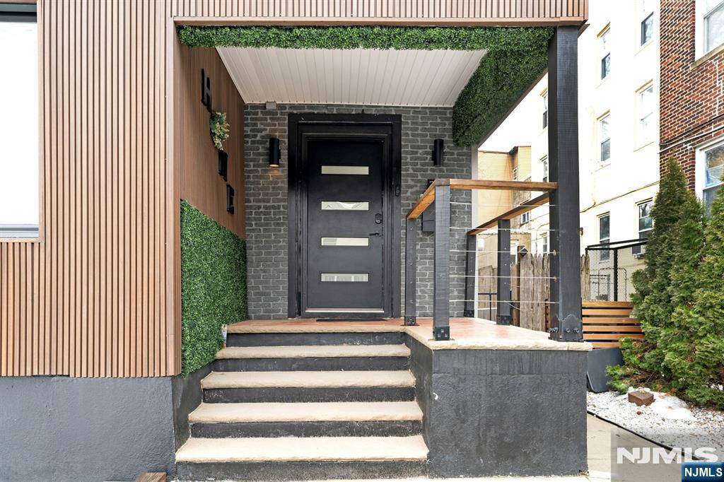 31 72nd Street