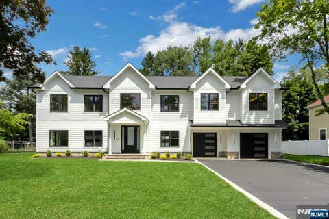 Photo of 25 Charles Place, Old Tappan, NJ 07675 (MLS # 26026824)