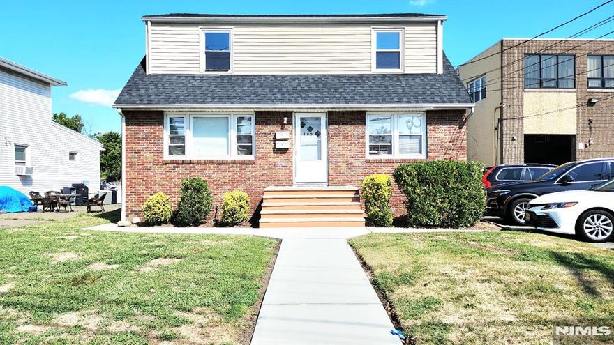 Large 2nd Fl. 1 bedroom apartment right in town center offering coded access, large eat-in kitchen, 2 walk-in bedroom closets, hardwood floors, 1 off-street parking space, washer/dryer hook ups, & some storage space in basement. Walking distance to shopping, restaurants, worship, parks, & public transportation. No smoking. Proof of income, credit check, & interview. 1.5 month security deposit. Small dogs under 25 lbs.