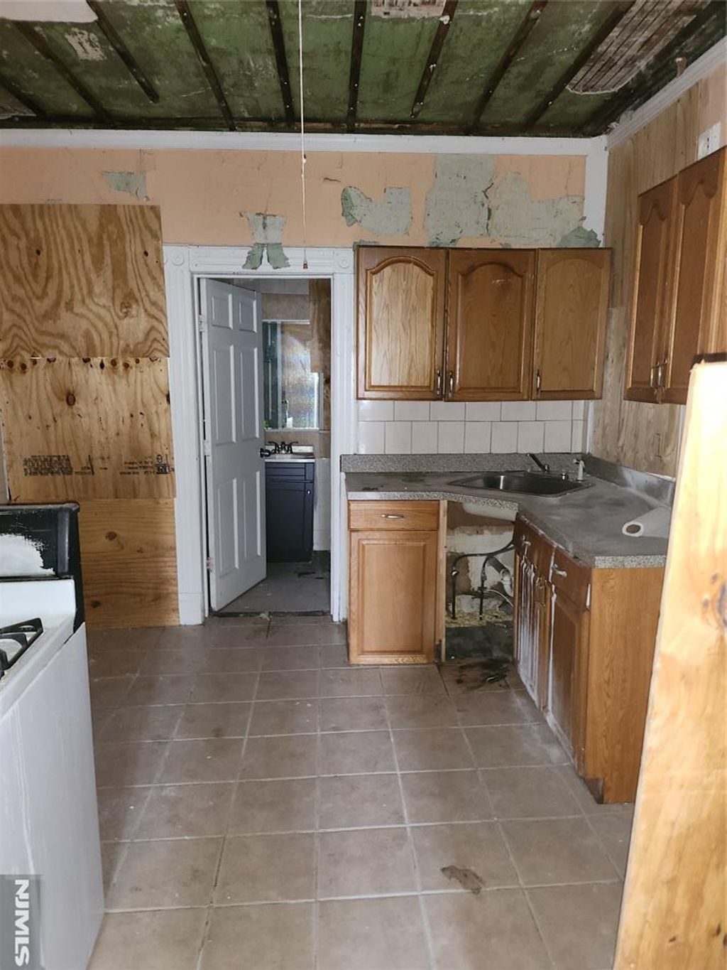 Photo of 31 Highland Avenue, Passaic, NJ 07055 (MLS # 26008458)