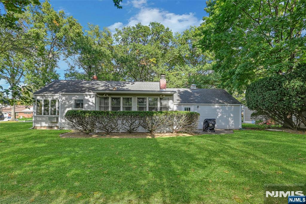 12 Pitcairn Avenue