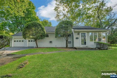 Photo of 12 Pitcairn Avenue, Ho-Ho-Kus, NJ 07423 (MLS # 26038678)