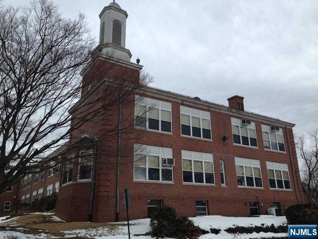 21-31 New Milford Avenue