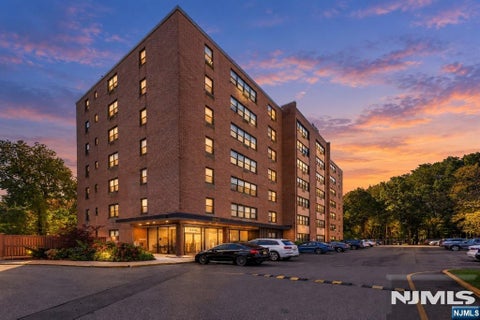 Photo of 2348 Linwood Avenue #1K, Fort Lee, NJ 07024 (MLS # 26003628)