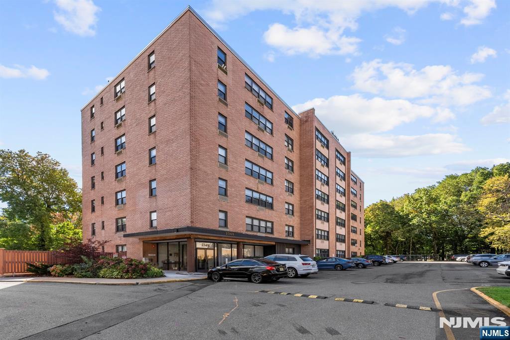 2348 Linwood Avenue 1K