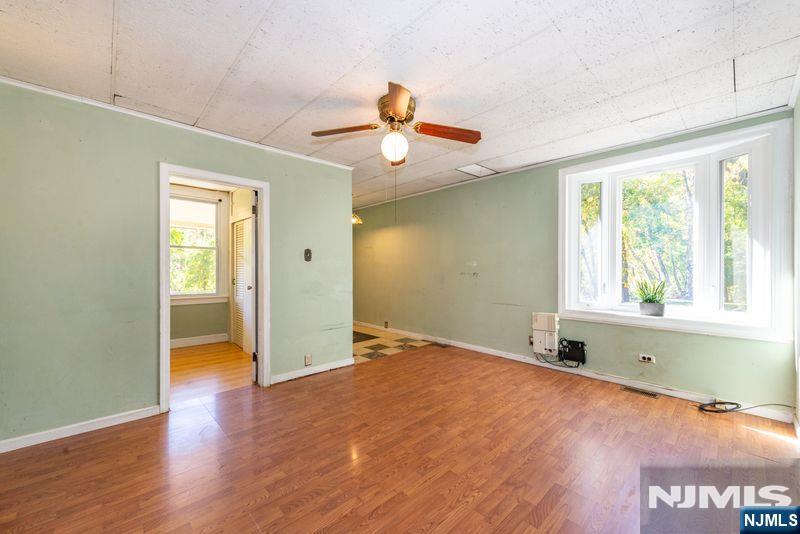 18 Riverside Drive
