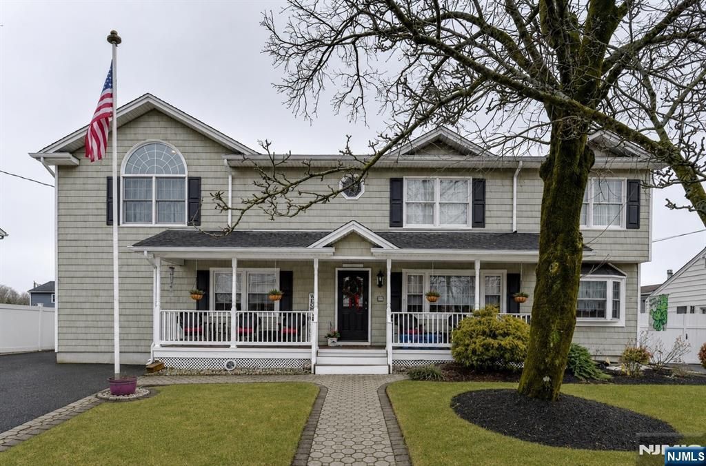 Photo of 50 Winifred Drive, Totowa, NJ 07512 (MLS # 26017872)