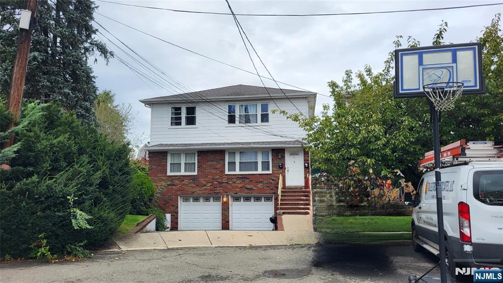 26 Kennedy Ct 1, Lyndhurst, New Jersey - 3 Bedrooms  
1 Bathrooms  
6 Rooms - 