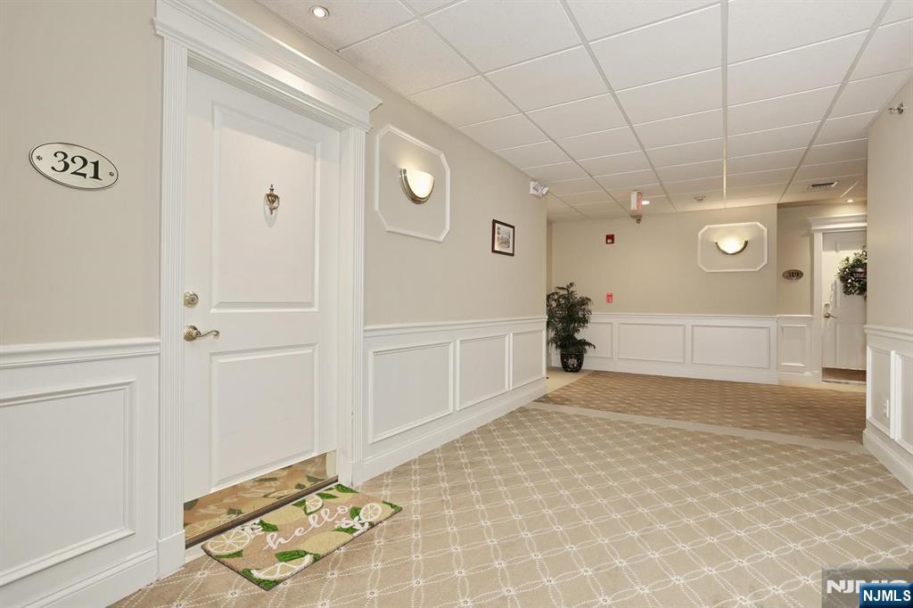 175 Rochelle Avenue 321