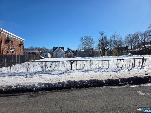 158 Munn Avenue East Orange NJ 07018