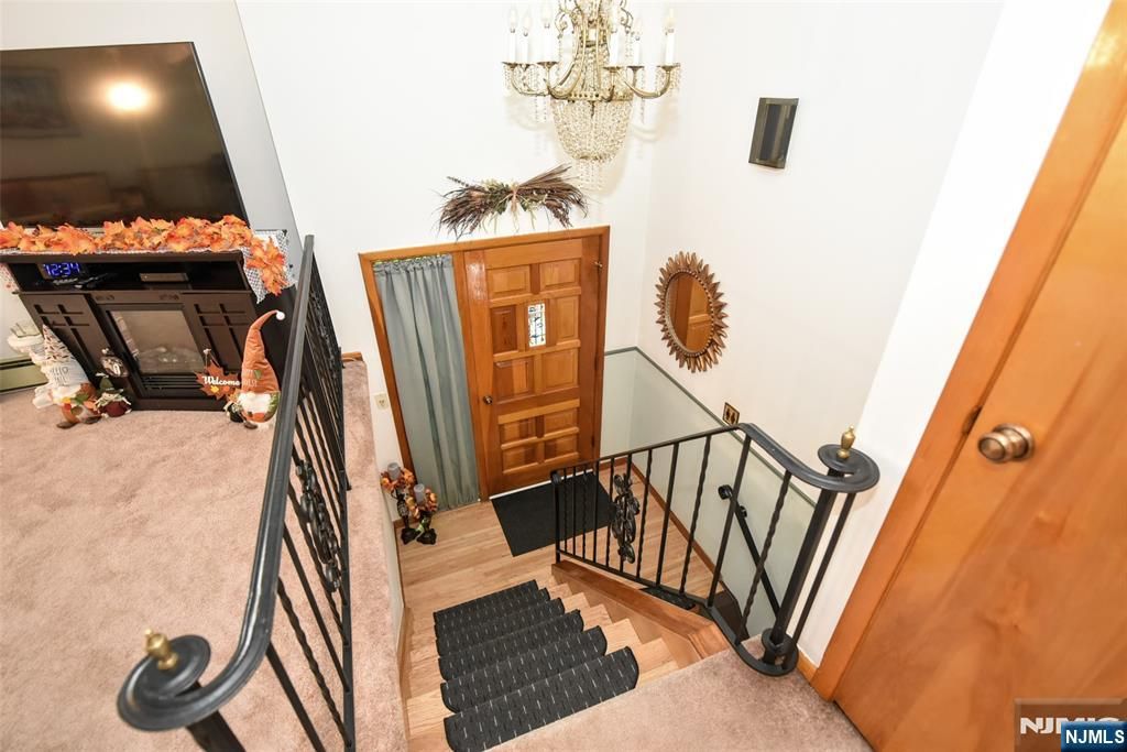 Photo of 252 Paterson Avenue, Lodi, NJ 07644 (MLS # 25032685)