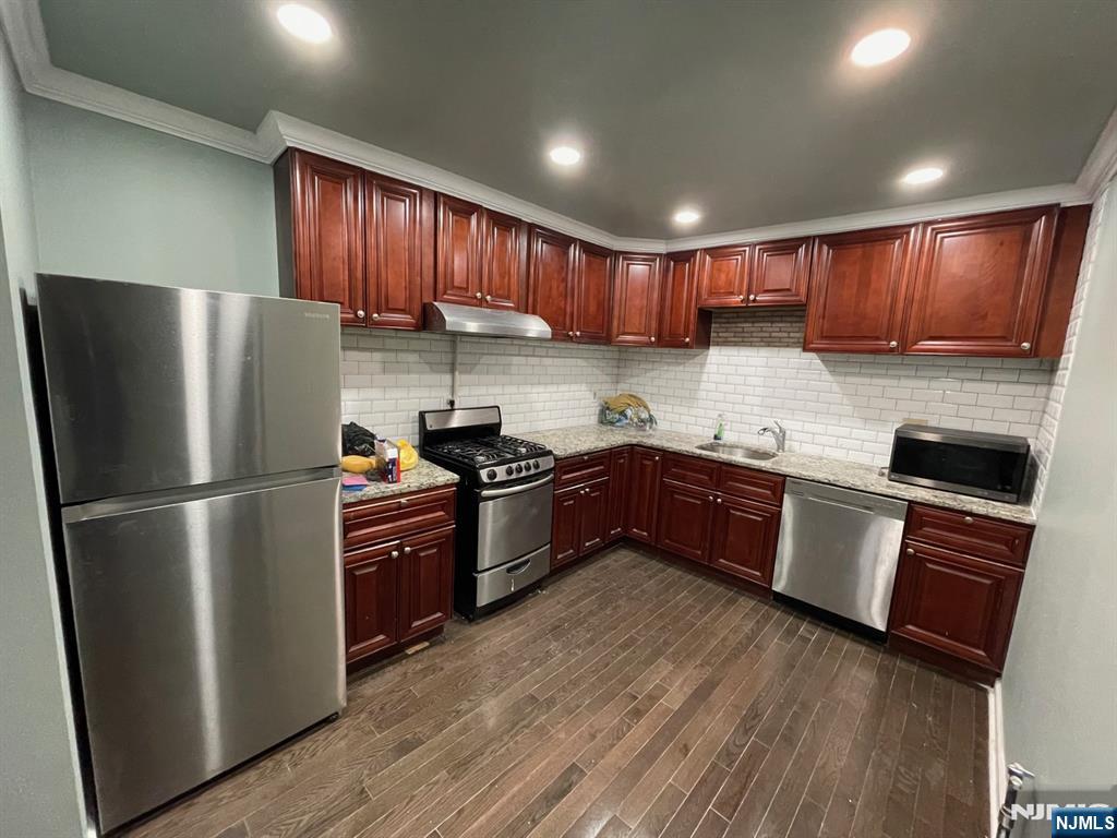 545 Abbott Avenue 1st Floor