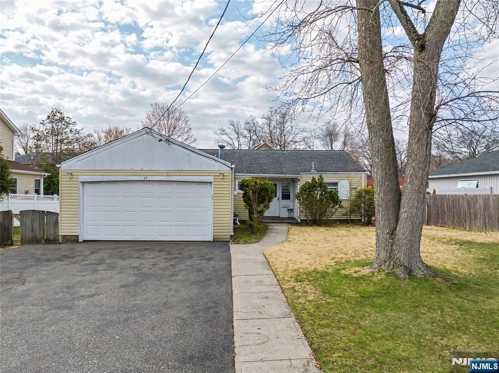 Photo of 17 George Road, Emerson, NJ 07630 (MLS # 26010338)