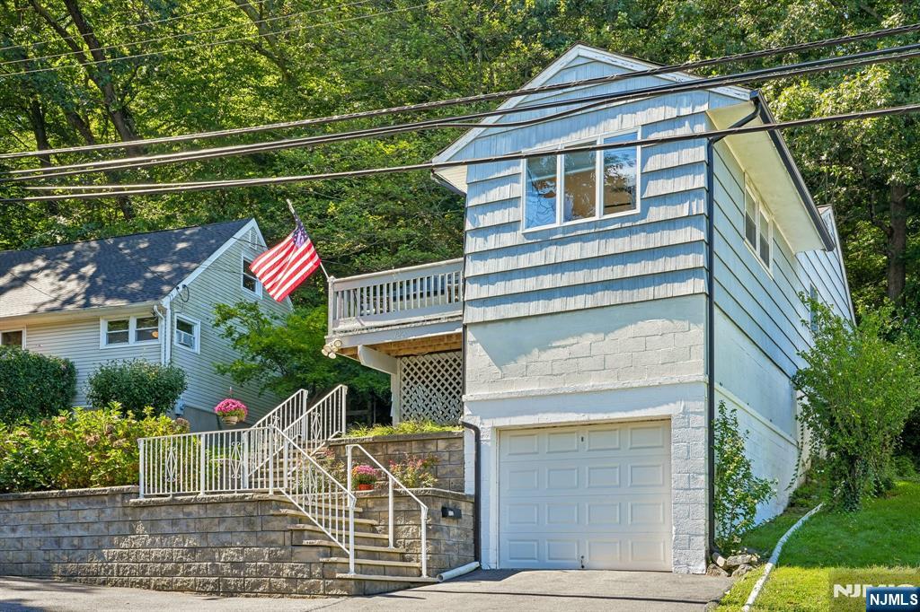122 Skyline Lake Drive
