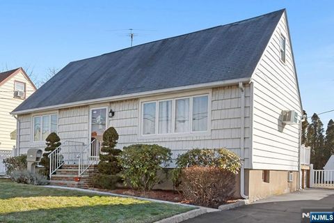 340 Kipp Avenue Elmwood Park NJ 07407