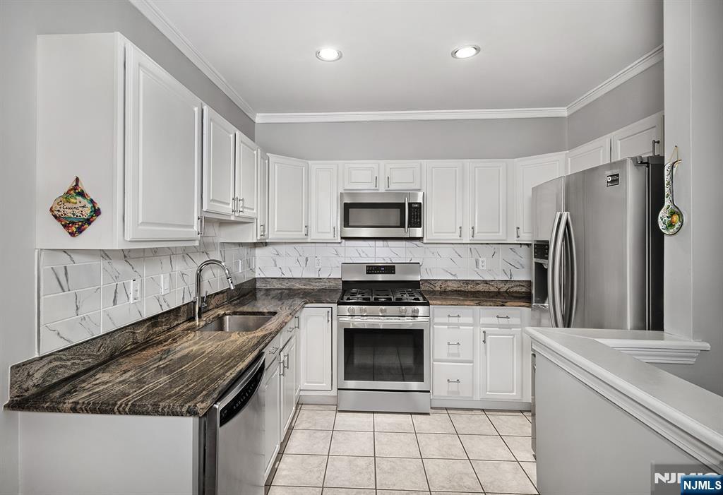 256 Halfmoon Court