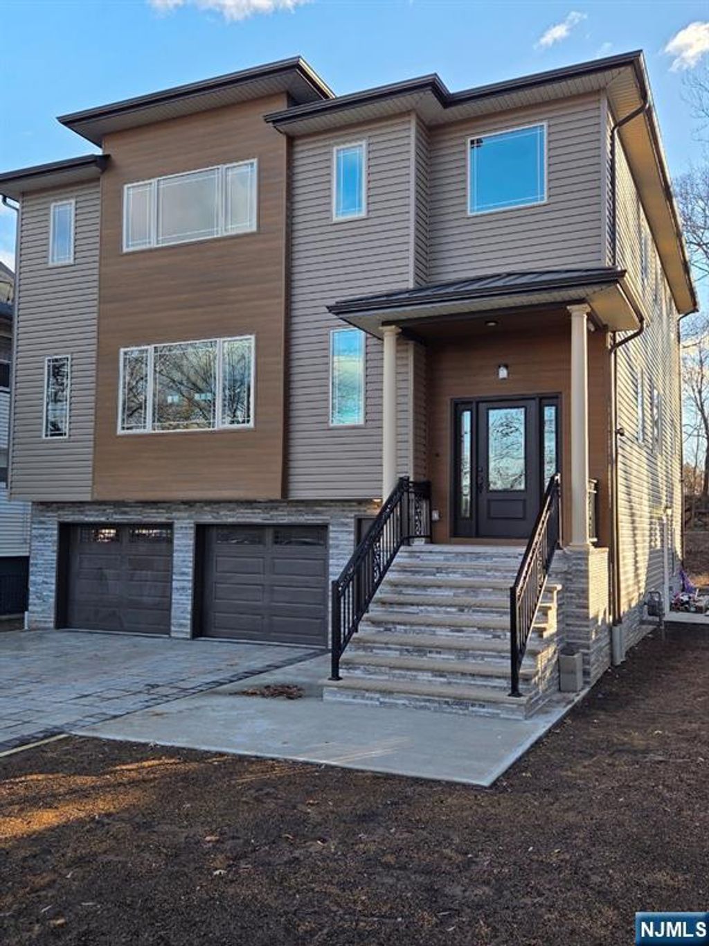 Photo of 25 Winant Avenue, Ridgefield Park, NJ 07660 (MLS # 25042964)