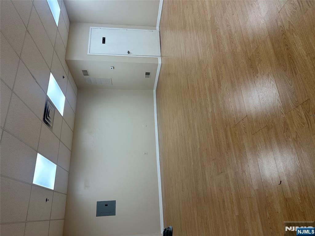 225 Broad Avenue 315