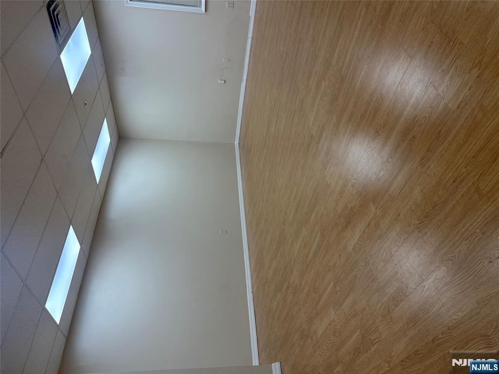 225 Broad Avenue 315