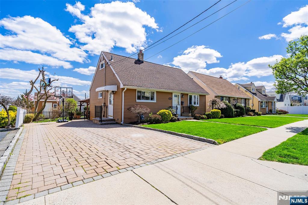 749 8th Street