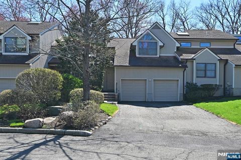 Photo of 47 Bentley Drive, Franklin Lakes, NJ 07417 (MLS # 26012926)