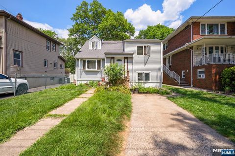 Photo of 735 Clark Avenue, Ridgefield, NJ 07657 (MLS # 25039353)