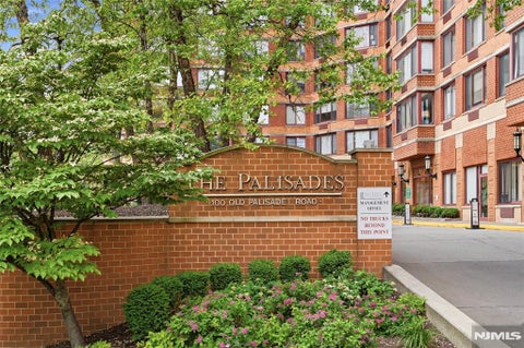 Photo of 100 Old Palisade Road #1613, Fort Lee, NJ 07024 (MLS # 26020933)