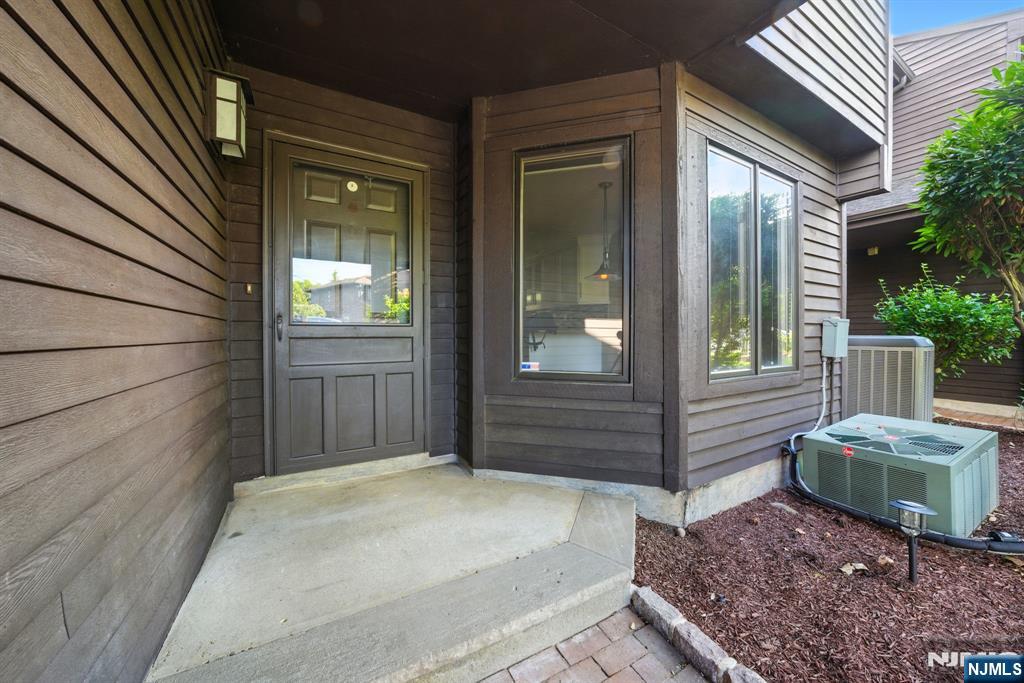 348 French Court 348