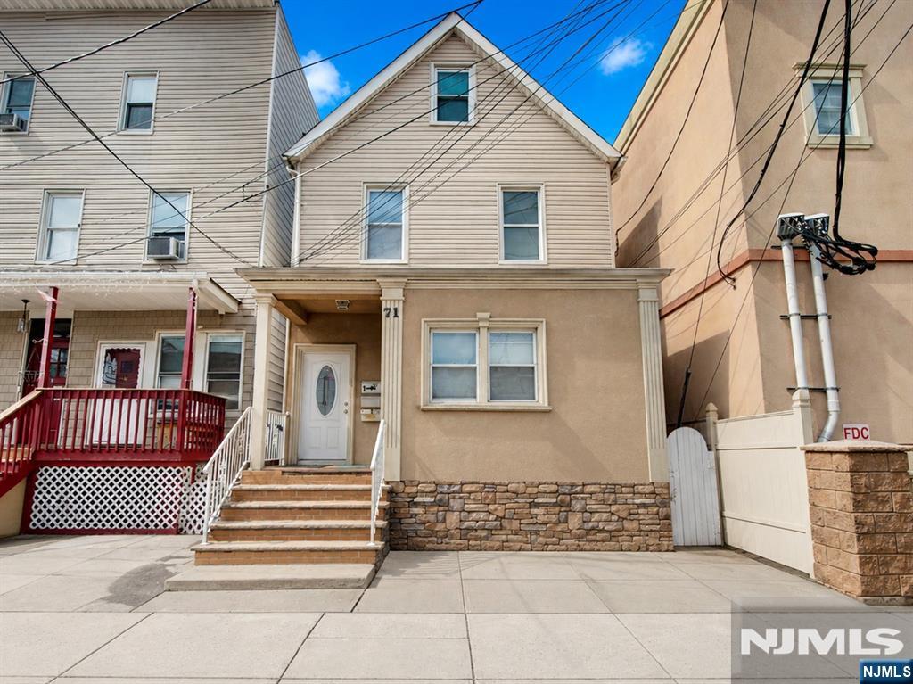 71 Honiss Street