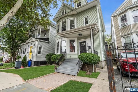 256 William Street East Orange NJ 07017