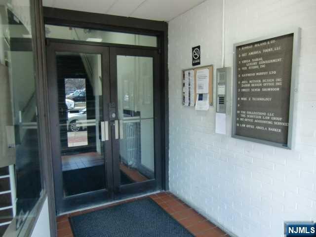 20 N Van Brunt Street #3