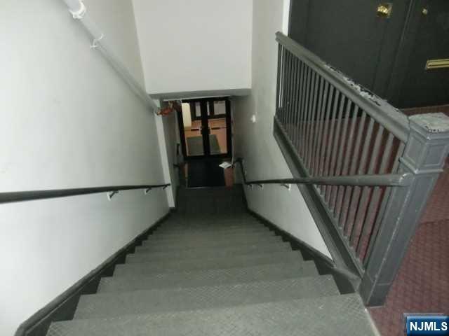 20 N Van Brunt Street #3