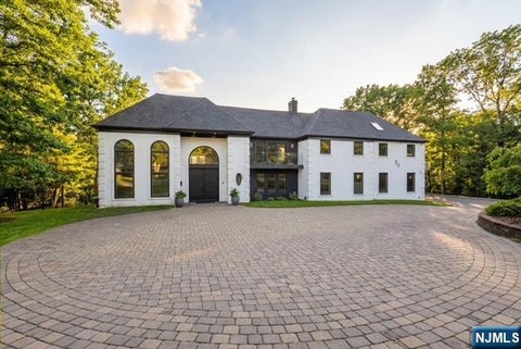 Photo of 84 Shrewsbury Dr, Livingston, NJ 07039 (MLS # 26020836)