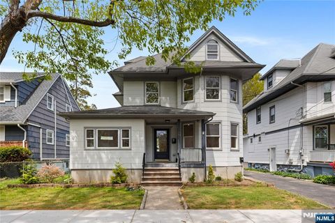 Photo of 80 Union Place, Ridgefield Park, NJ 07660 (MLS # 26015102)