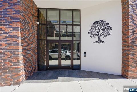 Photo of 21 Lincoln PARK #302, Newark, NJ 07102 (MLS # 26023793)
