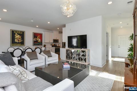 Photo of 58 Harvest Way, Little Falls, NJ 07424 (MLS # 25039166)