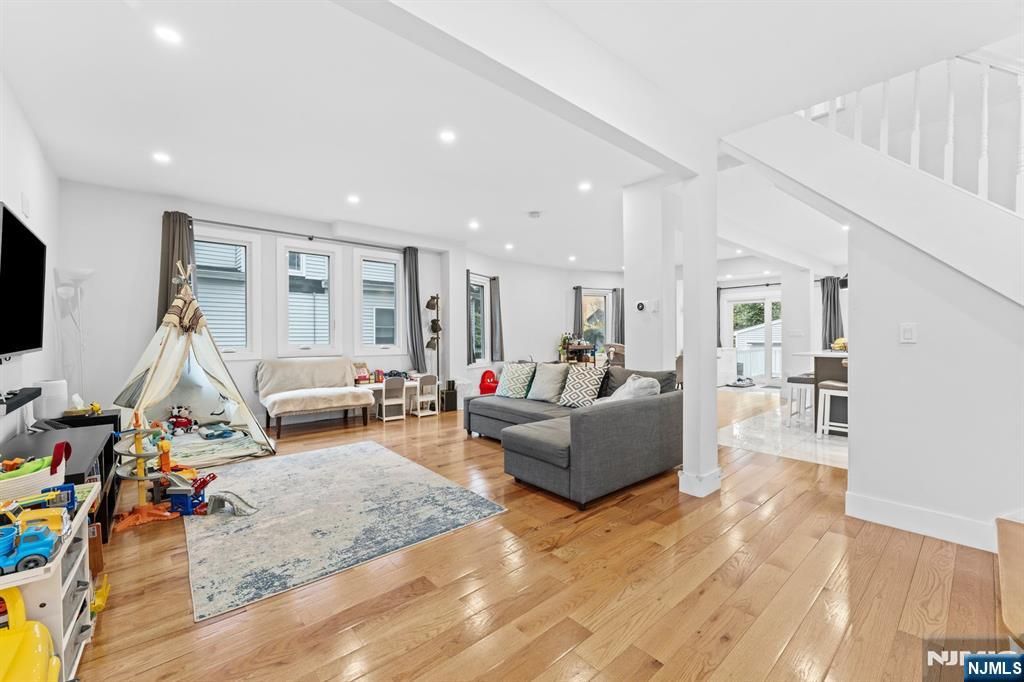 Photo of 88 Montross Avenue, Rutherford, NJ 07070 (MLS # 26000870)