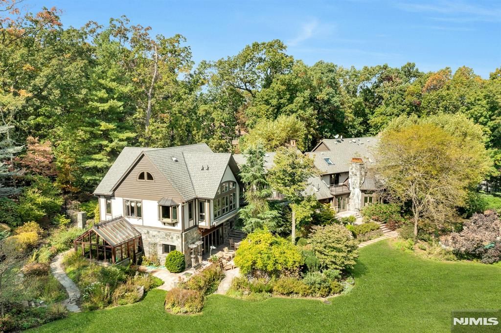 Photo of 307 Freemans Lane, Franklin Lakes, NJ 07417 (MLS # 25044083)