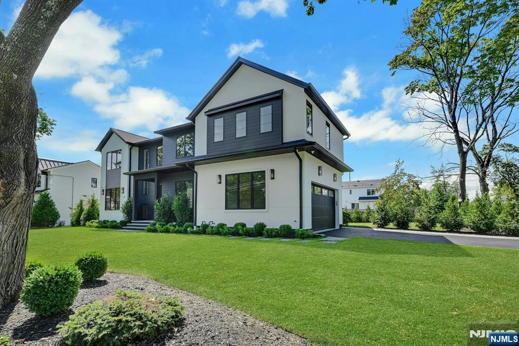 32 Highland Avenue