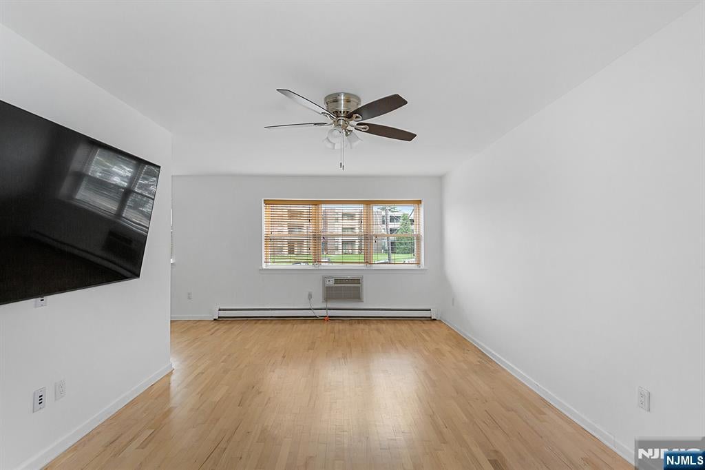 25 River Road B11