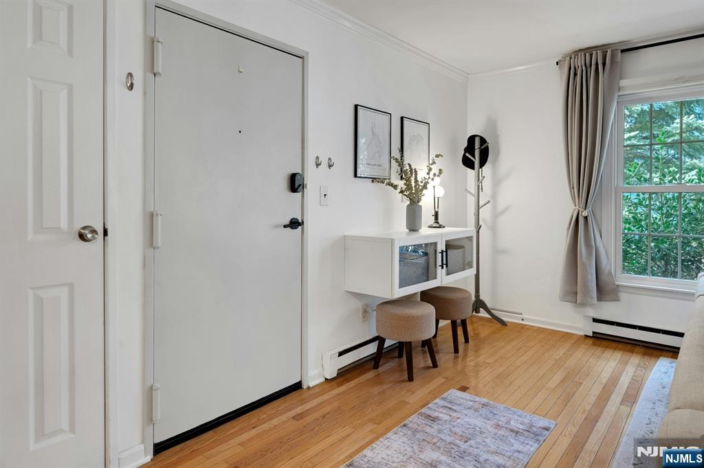 301 Claremont Avenue C0003