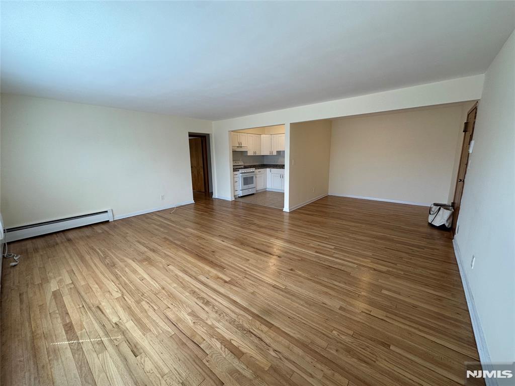 Wood Ridge, New Jersey 07075, United States, 1 Bedroom Bedrooms, ,1 BathroomBathrooms,Residential,Active,98261