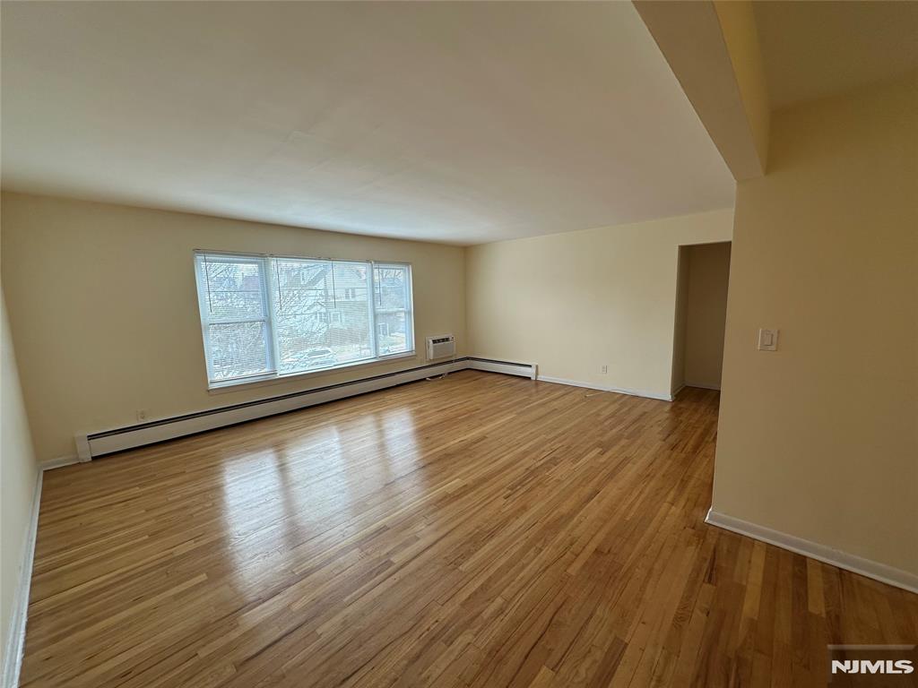 Wood Ridge, New Jersey 07075, United States, 1 Bedroom Bedrooms, ,1 BathroomBathrooms,Residential,Active,98261