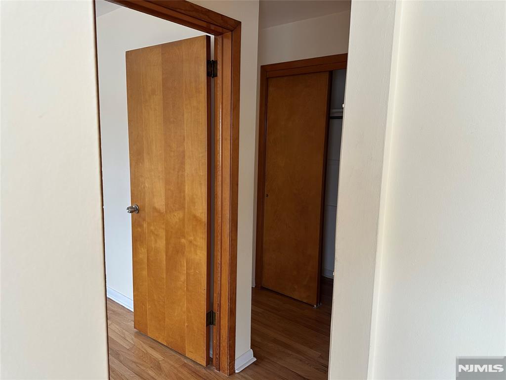 Wood Ridge, New Jersey 07075, United States, 1 Bedroom Bedrooms, ,1 BathroomBathrooms,Residential,Active,98261