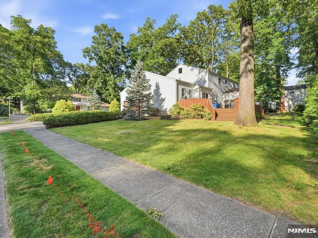 Photo of 862 Battel Place, Oradell, NJ 07649 (MLS # 26022968)