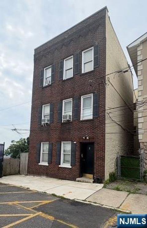 Photo of 2 Bender Pl #4, Cliffside Park, NJ 07010 (MLS # 25022427)