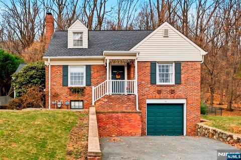 Photo of 95 Hillside Drive, North Haledon, NJ 07508 (MLS # 25043221)