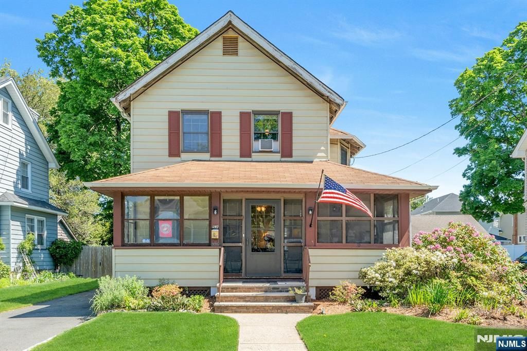 Photo of 52 Terrace Avenue, Rochelle Park, NJ 07662 (MLS # 26017373)